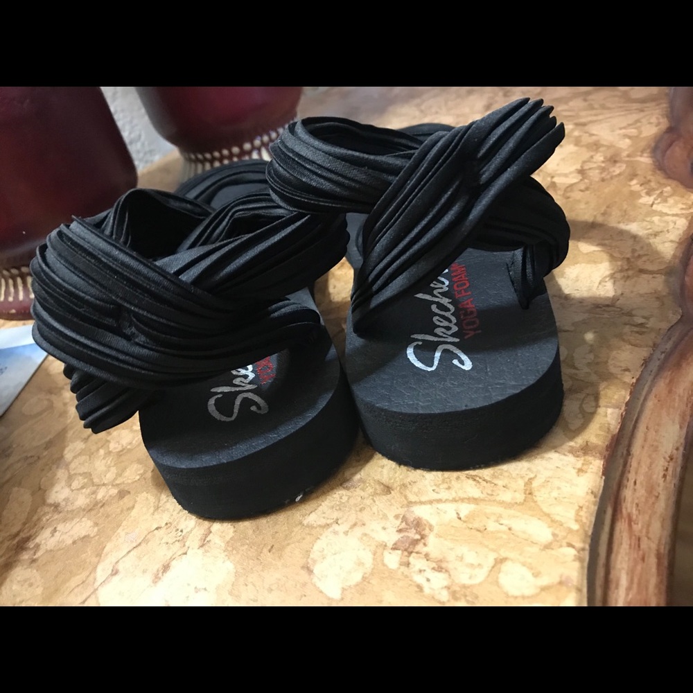 Skechers size 9